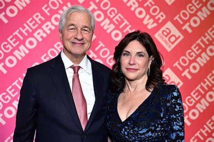 Jamie Dimon 2023 Wife, net worth, tattoos, smoking & body facts Taddlr
