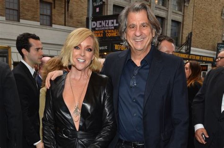 Jane Krakowski denies undercover romance with MyPillow CEO Mike Lindell