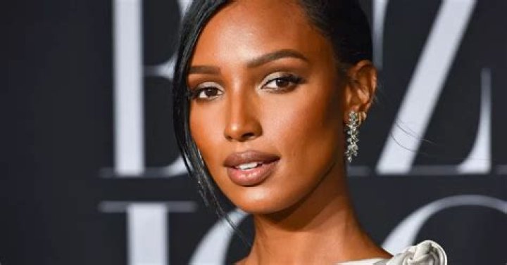Jasmine Tookes Bio, Age, Net Worth, Boyfriend, Engaged, Family, Model