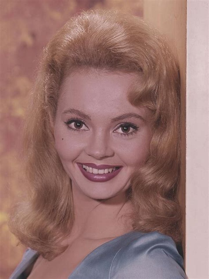 Jeannine Riley picture
