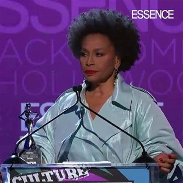 Jenifer Lewis Reveals The Three Powerful Words That Changed Her Life