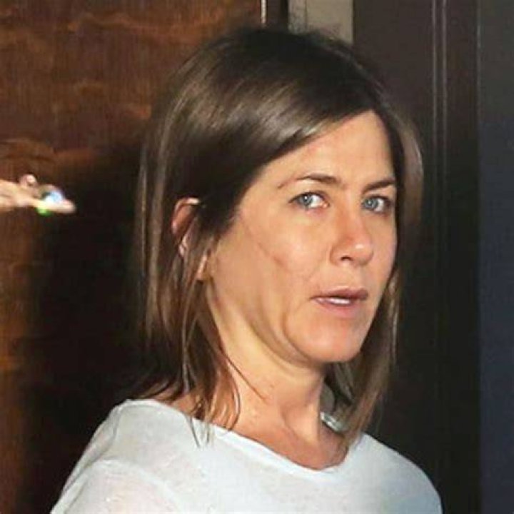 Jennifer Aniston Without Makeup, Jennifer Aniston Pictures, Jenifer