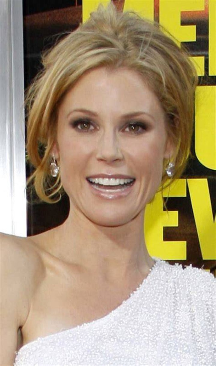 Julie Bowen&rsquo;s Sisters All About Her 2 Siblings Hollywood Life