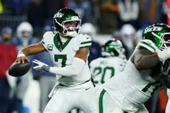 Justin Fields Emerges as a Top Contender for the NFL MVP Award in
