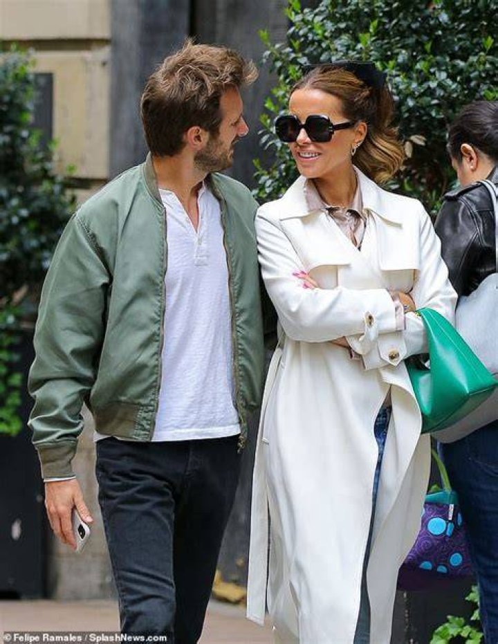 Kate Beckinsale and Matt Atwater Are 'Friendly,' Says Source 'Nothing