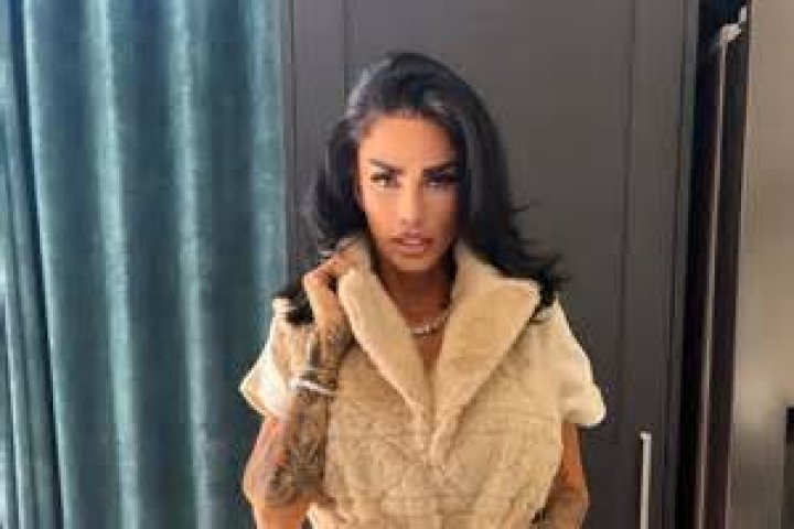 Katie Price's postsurgery bum is 'too big for her clothes'