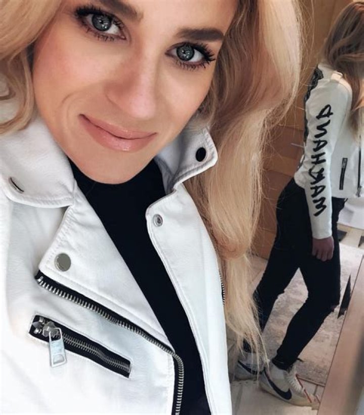 Katrina Sloane Bio, Wiki, Net Worth, Husband, Son, Age, Height