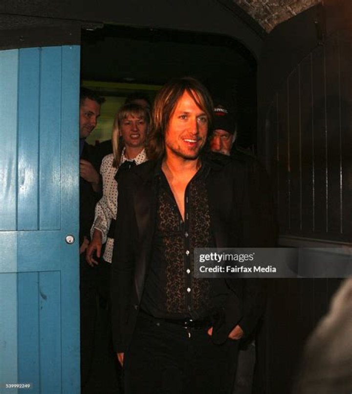 Keith Urban leaves Sydney to resume US tour after his wedding