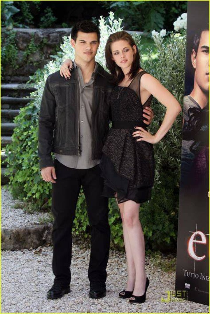 Kristen Stewart & Taylor Lautner in Mexico Twilight Series Photo