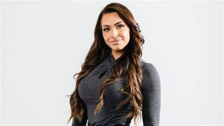 Leila Hormozi, CEO of Shares Her Journey to Success