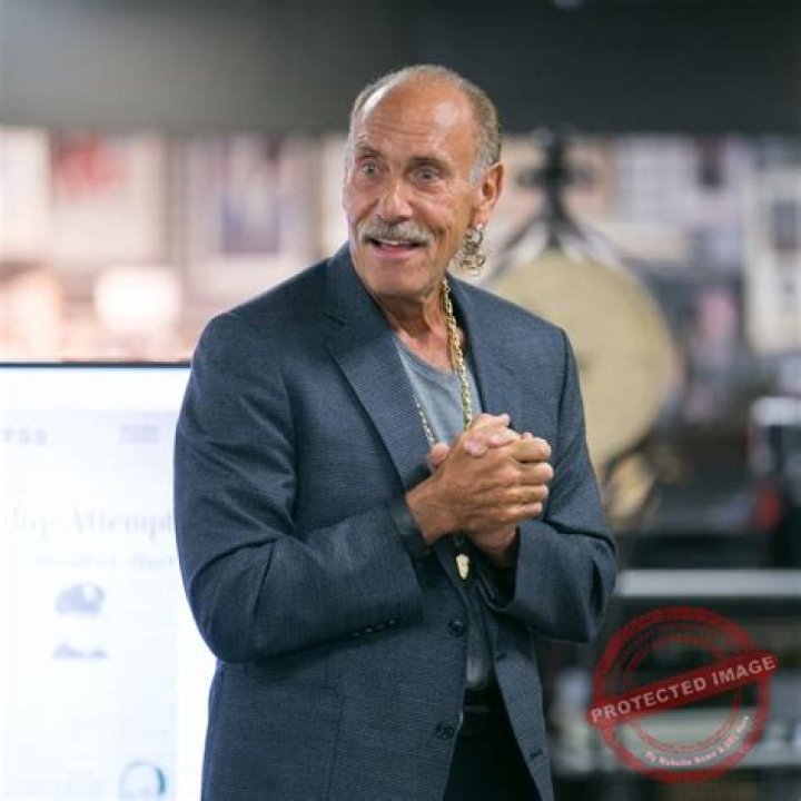 Les Gold Bio, Age, Nationality, Net Worth, Facts, Married