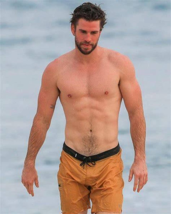 Liam Hemsworth Hot height and weights