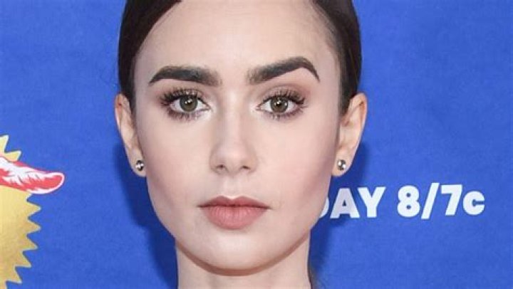 Lily Collins Net Worth & Bio/Wiki 2018 Facts Which You Must To Know!