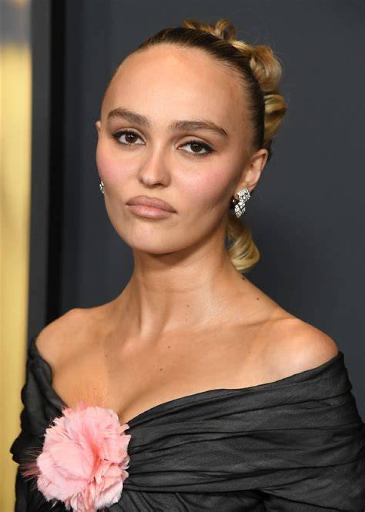 LilyRose Depp Height How Tall Is LilyRose Depp?
