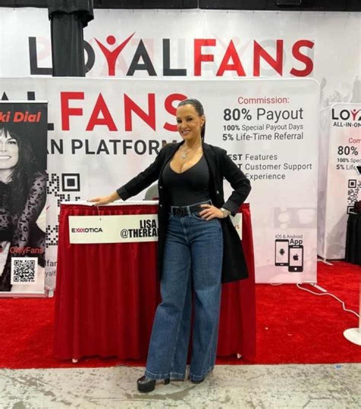 Lisa Ann's Breast Size and Body Measurements