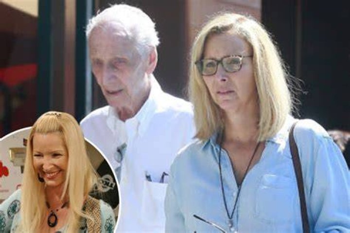 Lisa Kudrow takes her dad Lee N. Kudrow out to lunch as Friends