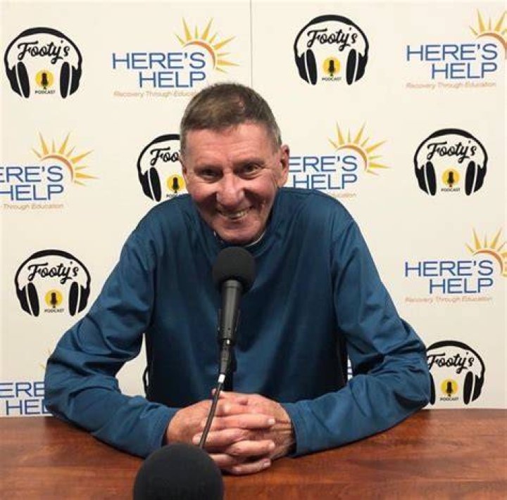 Longtime Knoxville radio personality opens up about battle with cancer
