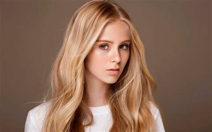 Loreto Peralta's Age, Height, Parents, Wiki, Nationality
