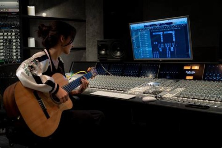 Luciana New Songs, Playlists & Latest News BBC Music