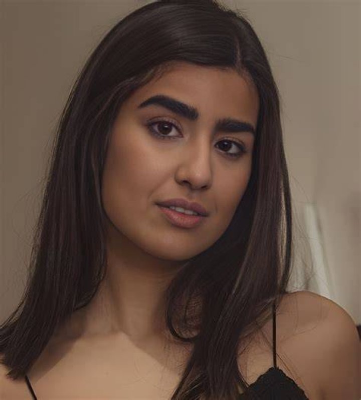 Luna Silver (Actress) Height, Weight, Age, Videos, Photos, Biography