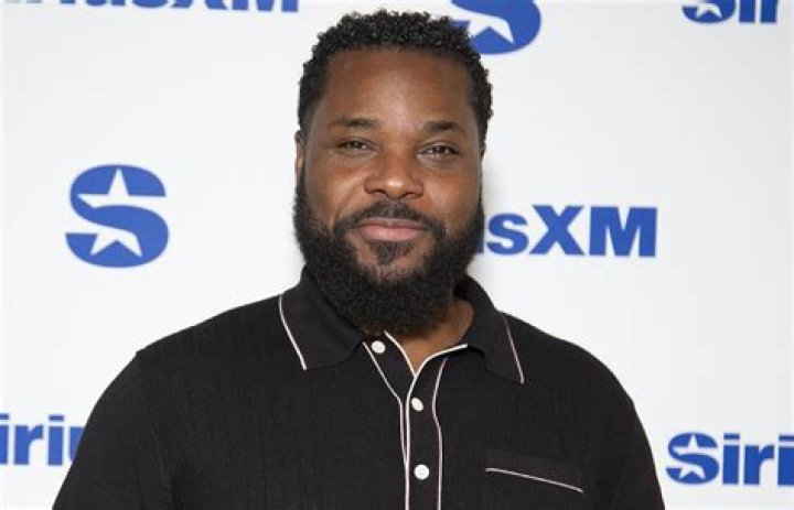 Malcolm Jamal Warner 2018 dating, net worth, tattoos, smoking & body