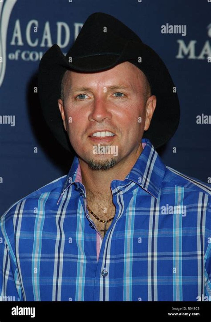 Mark Miller of Sawyer Brown ACM Awards 5/17/05 large The 40th