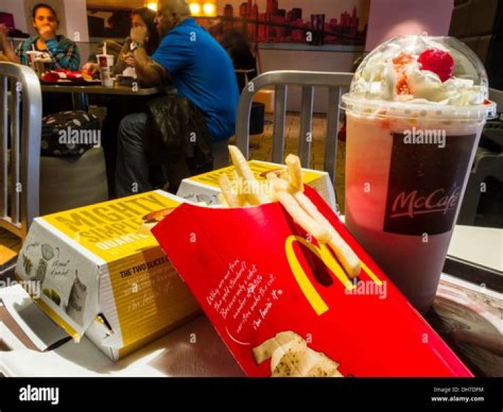 McDonald's demanda millonaria a su exCEO por mentir sobre relaciones