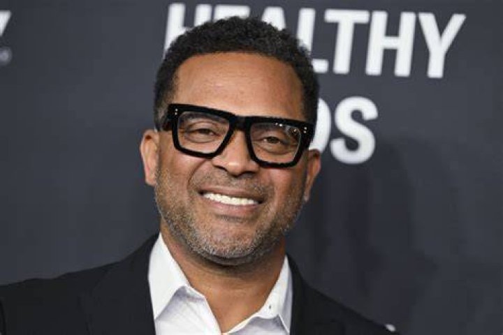 Mike Epps Shares a Pic of His Fashionable Outfit Making Him Look Years