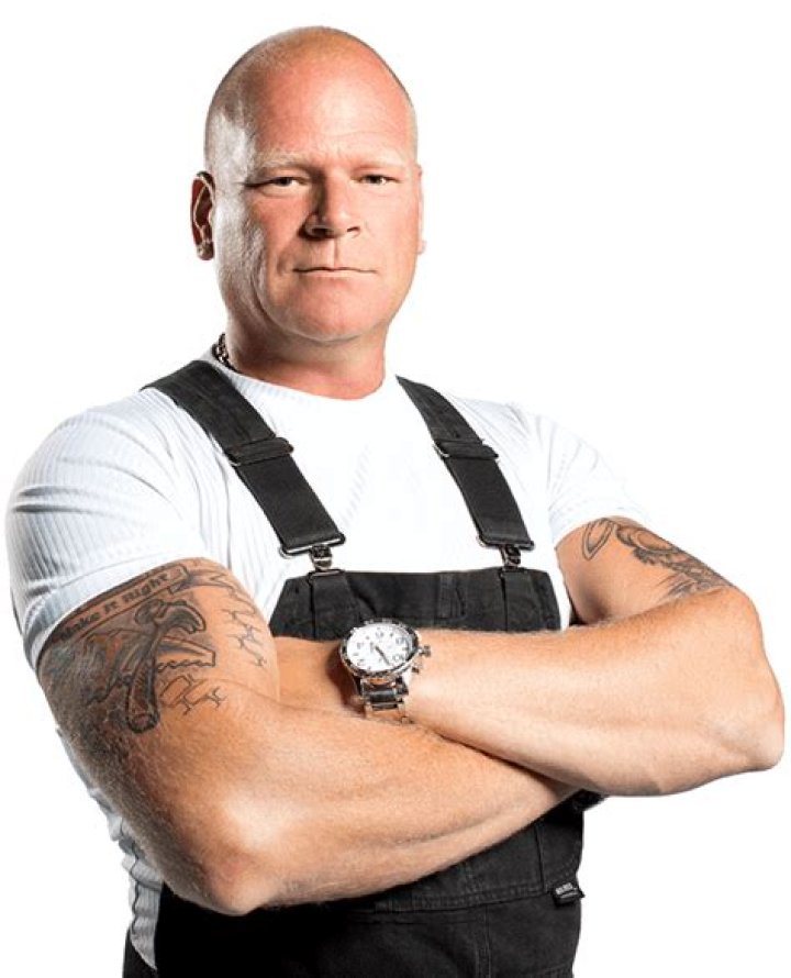 Mike Holmes amie, fortune, taille, tatouage, origine 2021 Taddlr