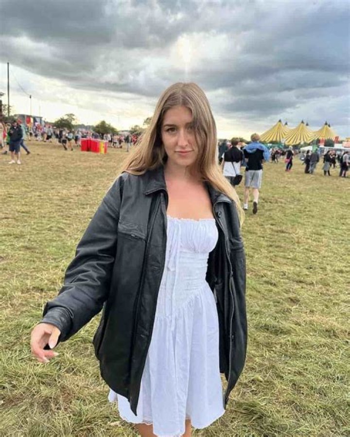 Model Zoe Rhode