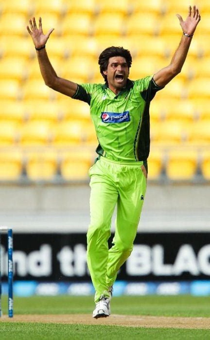 Mohammad Irfan (Pakistani cricketer) Wife, Age, Height