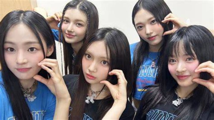 NewJeans' Haerin Is So Stunning That Even Other Fansites Are Taking Her