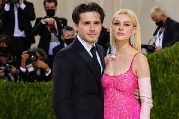Nicola Peltz Beckham tells friends and family to donate to Ukraine