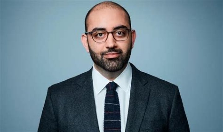 Oliver Darcy Bio, CNN, Age, Family, Wife, Height, Net Worth, Salary