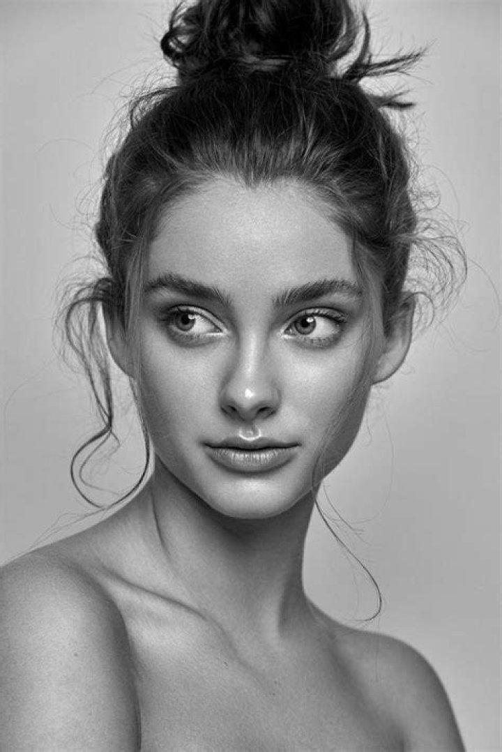 Olivia Ciarfella (oliviaciarfella) Portrait Photography Poses, Beauty