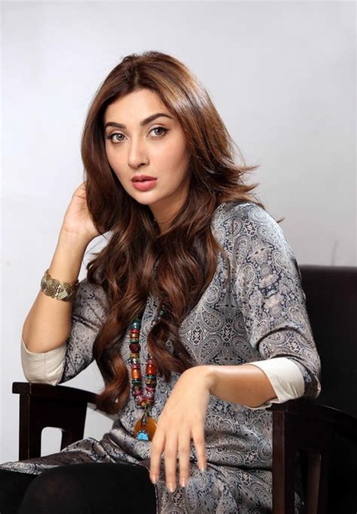 Pakistani Actress & Model Ayesha Khan Biography and Pictures