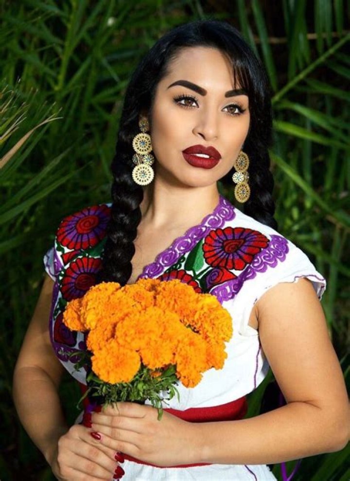 Pin on Beautiful Mexican women.