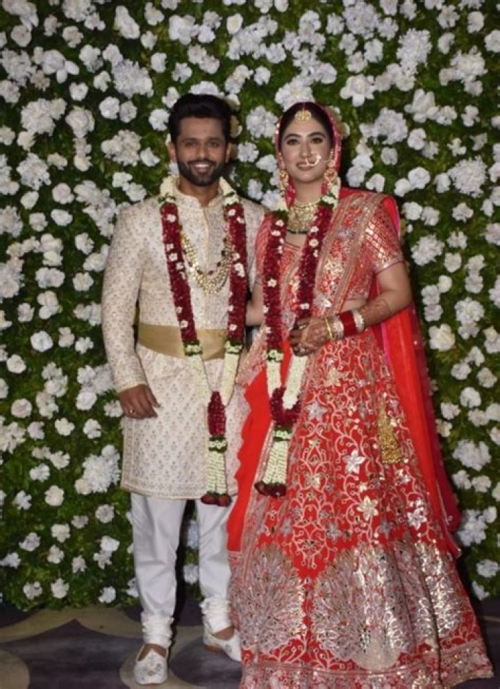 Rahul Vaidya Age, Wife, Girlfriend, family, songs, instagram, Disha Parmar.