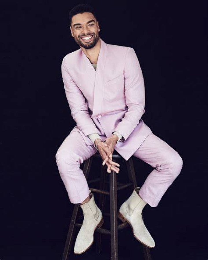 RegéJean Page protagoniza preciosa sesión de fotos para Variety