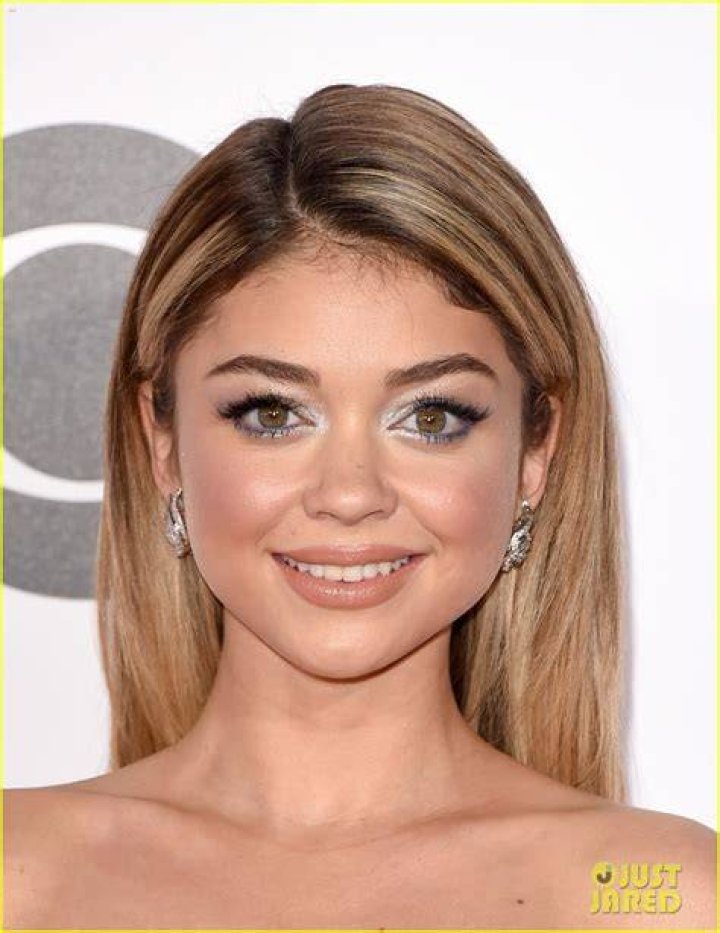 Sarah Hyland 2015 People&rsquo;s Choice Awards in Los Angeles &bull; CelebMafia
