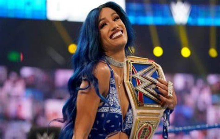 Sasha Banks Age, Biography, Wiki, Family, WWE, Career, Awards
