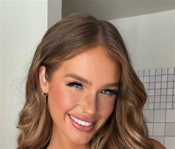 SKI BRI (Model) Biography, Wiki, Age, Net Worth, Family, Boyfriend