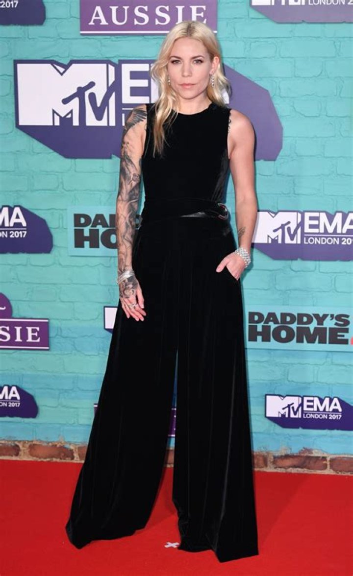 Skylar Grey MTV Europe Music Awards 2017 in London &bull; CelebMafia