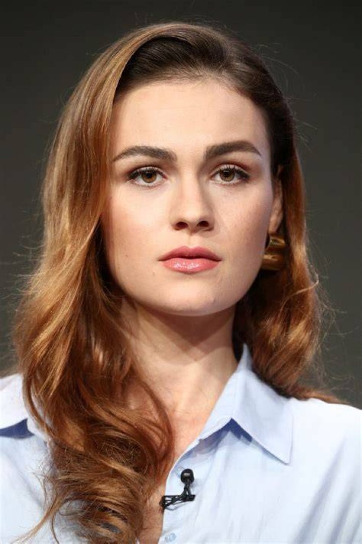 Sophie Skelton 2024: Unveiling Career Milestones And Upcoming Triumphs