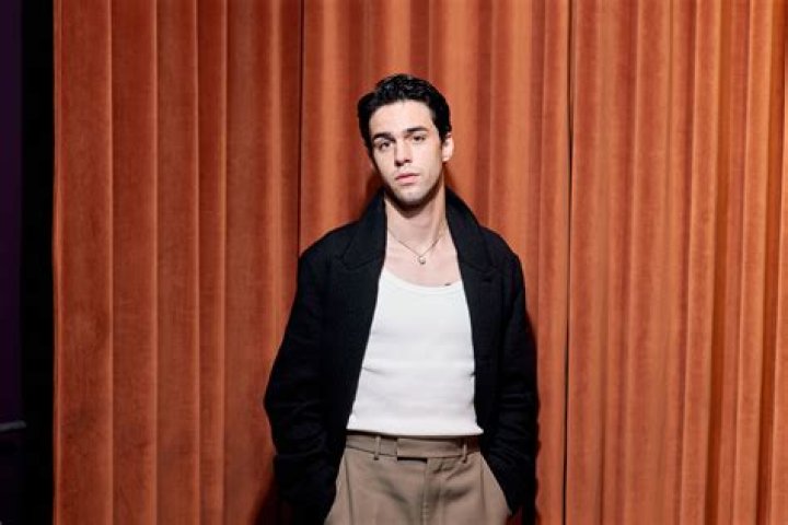 Stephen Sanchez &raquo;I feel like music should help you learn from each other&laquo;