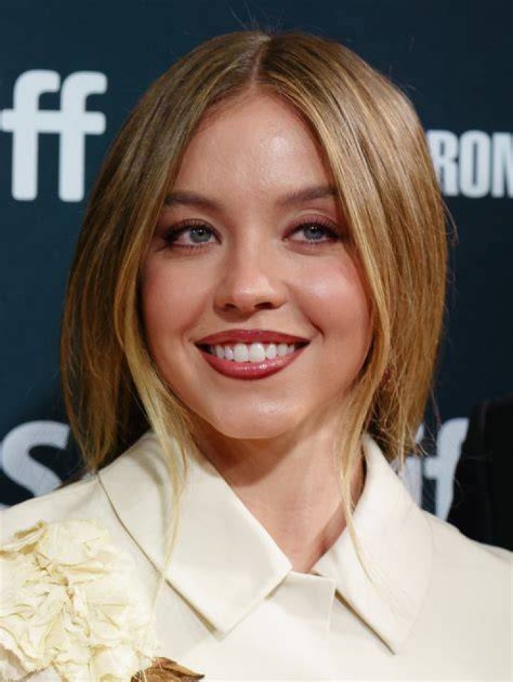 Sydney Sweeney speaks out on mom's MAGA birthday party
