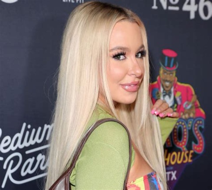 Tana Mongeau in Bathing Suit Says "I Love Turks" &mdash; Celebwell