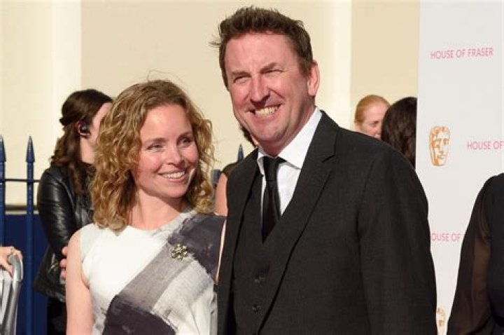 Tara McKillop's biography what is known about Lee Mack's wife? Legit.ng