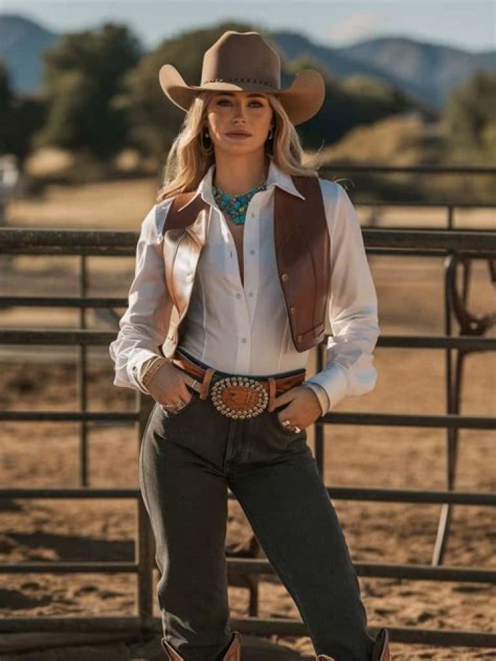 [Top 50+] Cowgirl, Country, Wild West, Cowboy Pick Up Lines!