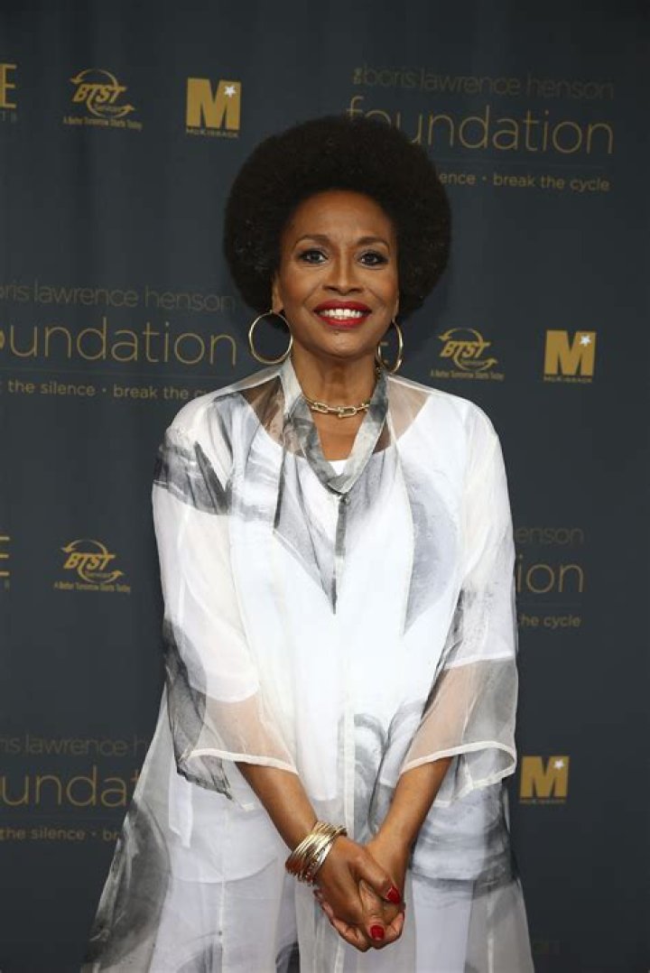 Uncover The Truth: Jenifer Lewis's Marital Status Revealed!